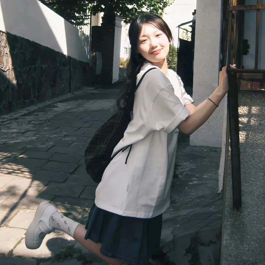 黎明时分的年轻人们